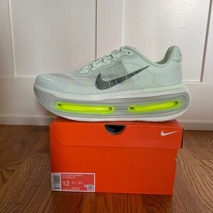 Nike Vomero Premium NIB Sz 12